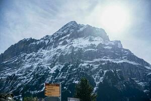 eerste berg in Grindelwald met alpine keer bekeken Zwitserland. foto
