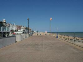 de strand in bexhill Aan zee foto