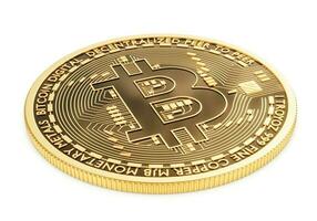 gouden munt met bitcoin symbool. geven 3d. bitcoins. cryptogeld. digitaal munteenheid. geïsoleerd Aan wit achtergrond foto