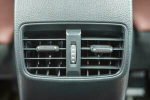 airconditioner koelsysteem in de auto. aanpassen, temperatuur en transportconcept foto