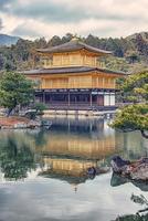 kyoto, japan 2019- gouden kinkaku-ji tempel in kyoto