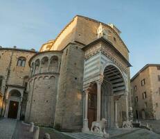 basiliek van santa maria maggiore in bergamo foto