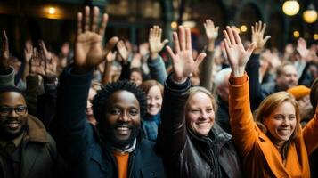 groep van verschillend mensen verhogen hun handen en glimlachen terwijl staand in een rally. generatief ai. foto