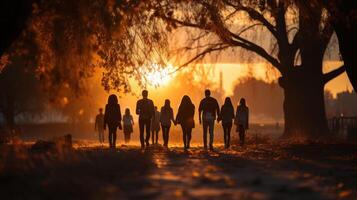 groep van terug jong mensen wandelen in de park Bij zonsondergang. selectief focus. generatief ai. foto