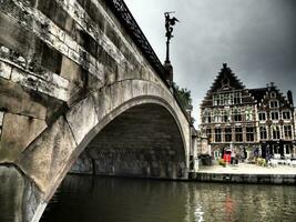 de stad van meneer in belgie foto