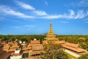 uitzicht over mandalay paleis van mandalay myanmar birma