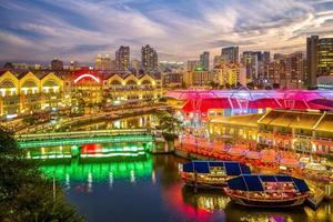 clarke quay in singapore 's nachts foto