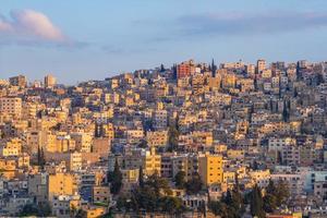 skyline van amman, de hoofdstad van jordan foto