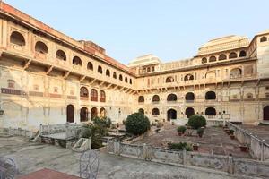 stadspaleis in karauli, rajasthan, india foto