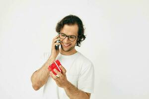 knap Mens rood geschenk doos telefoon communicatie levensstijl ongewijzigd foto