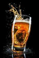 bier mok schuim helling verkoudheid glas plons bubbel alcohol drinken achtergrond. generatief ai. foto