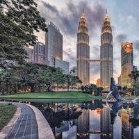 Kuala Lumpur-stad bij zonsondergang