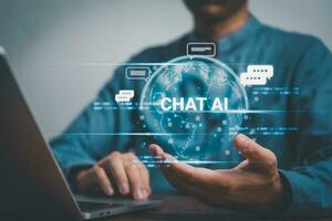 hand- van zakenman chatten met slim ai of kunstmatig intelligentie, automatiseren Chatbot digitaal, robot sollicitatie, openai genereren. futuristische technologie. foto