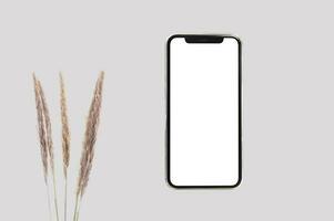 blanco scherm mobiel telefoon mockup met 3d weergegeven meetkundig vormen foto