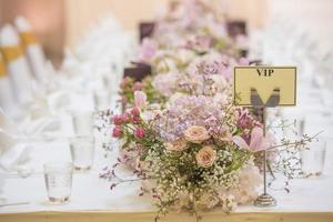 de elegante eettafel foto