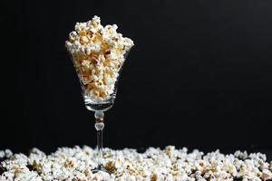 heerlijke gezouten popcorn foto