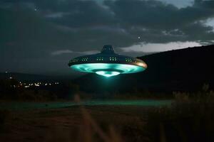 een dichtbij omhoog visie van een ufo met een spotlight wees Bij de bodem van de landschap gemaakt met generatief ai technologie. foto