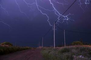 elektrisch storm in landelijk landschap , la pampa provincie, Patagonië, Argentinië. foto