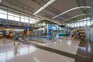 da lat, viet naam - 4 juni 2023 hoofd visie van pandrecht khuong Internationale luchthaven. mooi geel da lat luchthaven gebouw foto