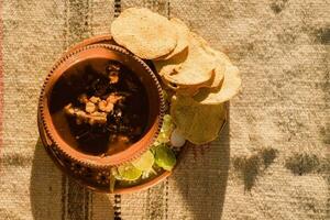 in Mexico, de rood pozolillo vangt de essence van aards keuken foto