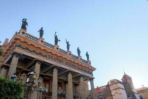 juárez theater in guanajuato, een boeiend mengsel van architectuur, kunst, en geschiedenis, een moet bezoek mijlpaal foto