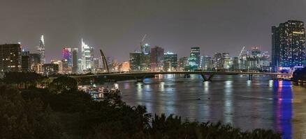 ho chi min, viet naam - 28 april 2023 nacht visie naar wijk 1 van ho chi minh stad foto