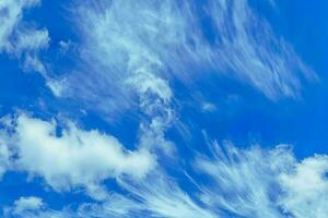 mooi visie van een aarde en lucht - verbazingwekkend lucht met wolken foto