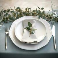 plaats instelling voor diner. elegant tafel versierd met eucalyptus takken. ai gegenereerd foto