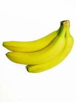 tros bananen op witte achtergrond foto