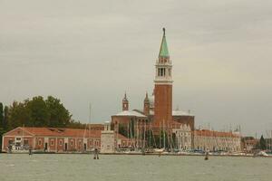 Venetië, een betoverend stad in Italië, vol van geschiedenis en middeleeuws architectuur. foto