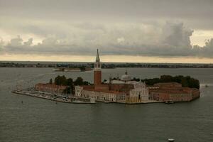 Venetië, een betoverend stad in Italië, vol van geschiedenis en middeleeuws architectuur. foto