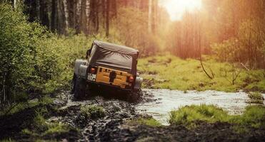 uit weg voertuig het rijden door modder en water. foto