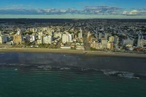 puerto madryn stad, Ingang portaal naar de schiereiland valdes natuurlijk reserveren, wereld erfgoed plaats, Patagonië, Argentinië. foto