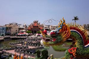 de draken- en tijgerpagode in kaohsiung foto