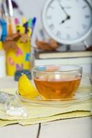 kruiden thee tegen verkoudheid gedurende school- jaar foto