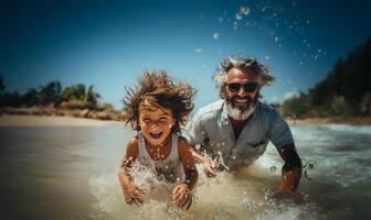 senior Mens en een kind spelen en spatten met water Aan een strand in zomer. ai gegenereerd foto