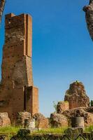 detail van de muren Bij de oude ruïnes van de domus aug Aan palatine heuvel in Rome foto