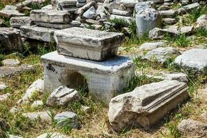 detail van de oude ruïnes Bij de Romeins agora gelegen naar de noorden van de acropolis in Athene foto