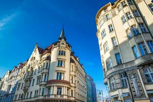 antiek mooi gebouw Bij de oud stad- plein in Praag foto