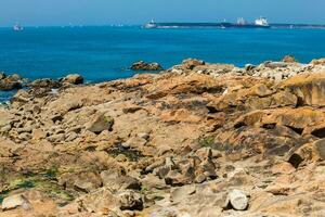 vroeg voorjaar dag Bij de mooi stranden langs de porto stad kust foto