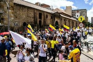 bogotá, Colombia, juni 2023, vredig protest marsen tegen de regering van gustav petroleum gebeld la marcha de la burgemeester foto