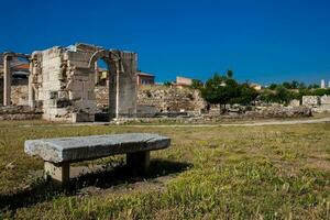 ruïnes van de tetraconch kerk gebouwd in de rechtbank van de hadrian bibliotheek in Athene stad centrum foto