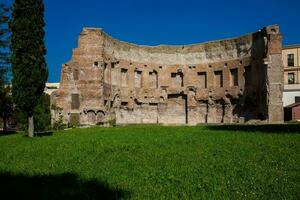 ruïnes van de baden van Trajanus een het baden en vrije tijd complex gebouwd in oude Rome beginnend van 104 advertentie foto