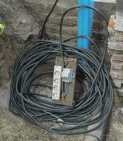 elektrisch stopcontact kabel is netjes opgerold foto