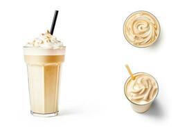 reeks van karamel milkshakes top visie en kant visie geïsoleerd Aan wit achtergrond foto