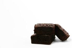 brownies taart Aan wit achtergrond foto