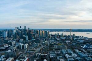 Seattle, Washington horizon Bij zonsondergang foto