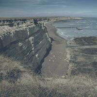 kliffen landschap in patagonië, chubut provincie, Argentinië. foto