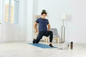 Gezondheid Mens huis gezond binnen- levensstijl yoga sport werkzaamheid opleiding huis foto