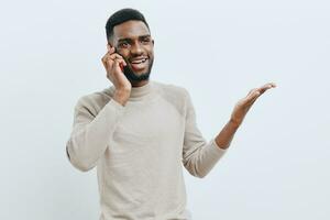 telefoon Mens jong Afrikaanse mobiel glimlach gelukkig zwart technologie telefoon zakenman mobiel foto